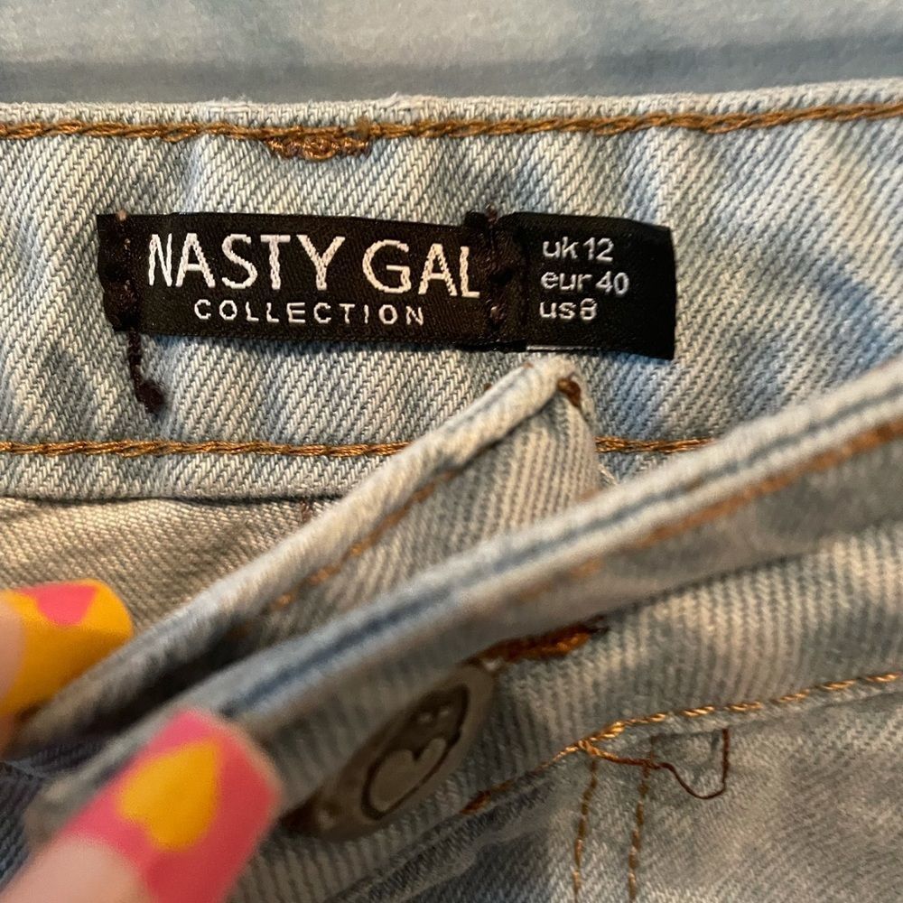 NASTY GAL • High Waisted Distressed shorts - Picture 9 of 9